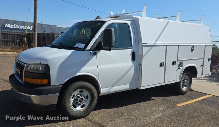 2018 GMC Savana utility van - EF3766