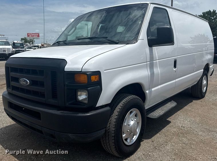2012 Ford E350 Super Duty van - EG5974