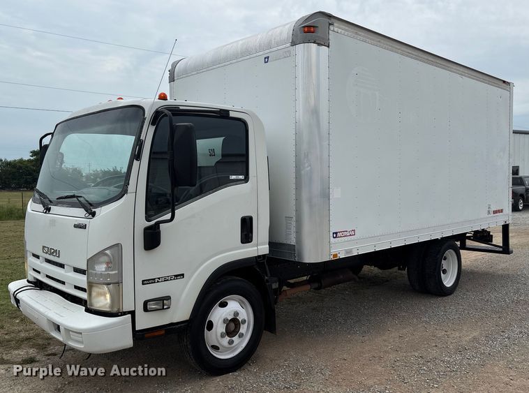 2015 Isuzu NPRHD box truck - EM0589