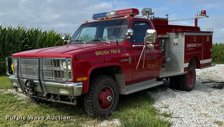 1982 Chevrolet K30 Custom Deluxe brush fire truck - EM2158