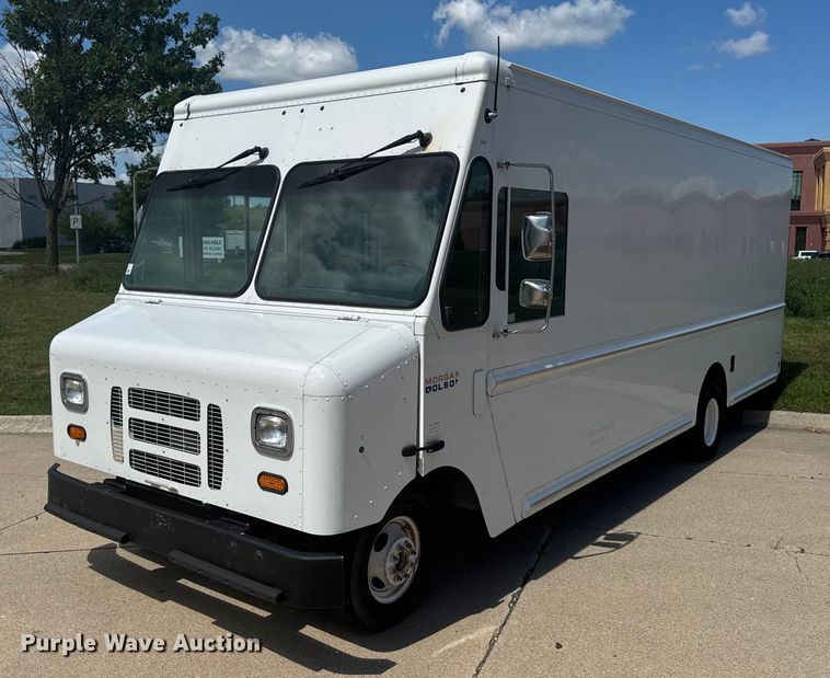 2010 Ford E450 delivery truck - EM2313