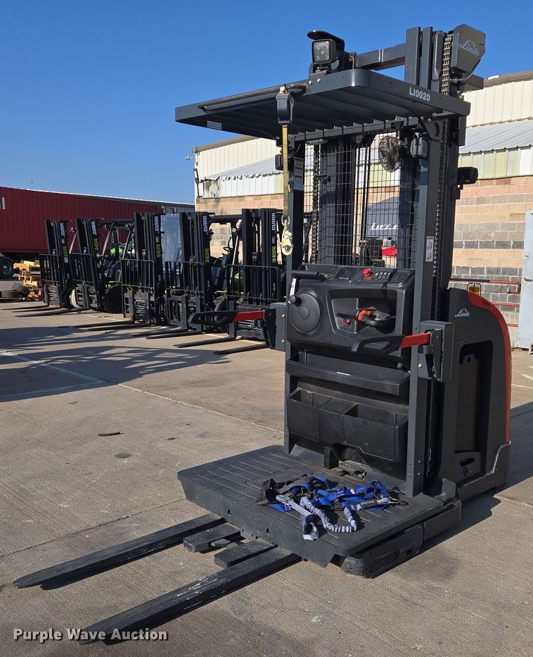 2019 Linde V15 order picker - EN8476