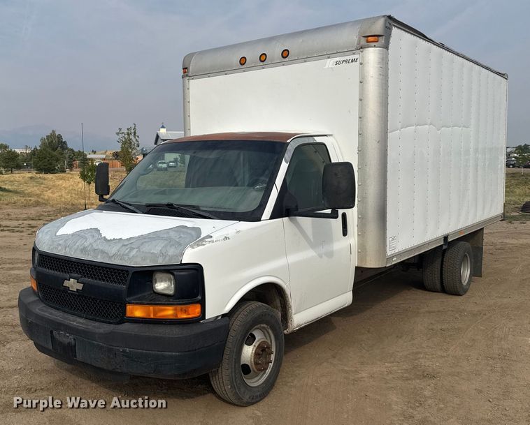 2005 Chevrolet Express G3500 delivery van - ER2263