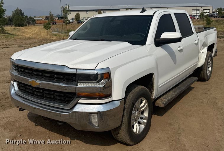 2018 Chevrolet Silverado 1500 Crew Cab pickup truck - ER2267
