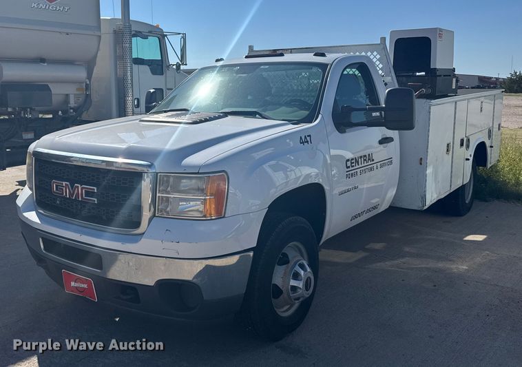 2014 GMC Sierra 3500HD utility bed pickup truck - ER2282