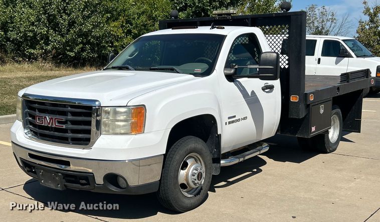 2007 GMC Sierra 3500HD flatbed pickup truck - ET3479