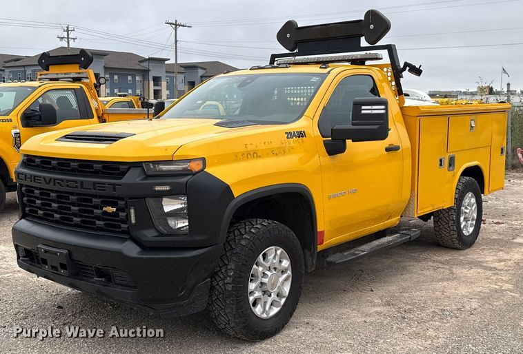 2021 Chevrolet Silverado 3500HD utility bed pickup truck - EU2213