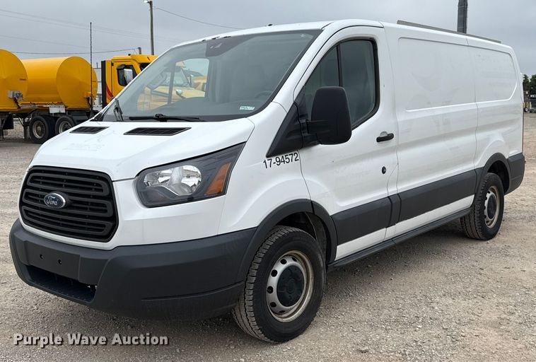 2017 Ford Transit 150 van - EU2215