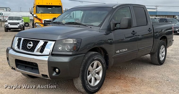 2008 Nissan Titan Crew Cab pickup truck - EU2221