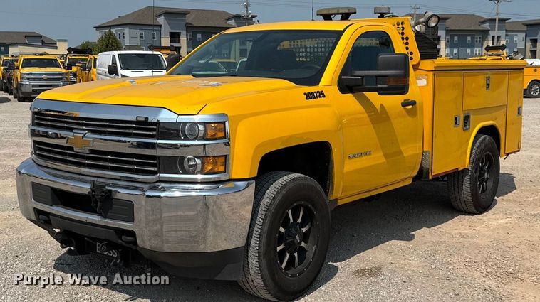 2018 Chevrolet Silverado 3500HD utility bed pickup truck - EU2226
