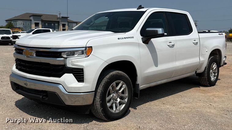 2023 Chevrolet Silverado 1500 Crew Cab pickup truck - EU2229