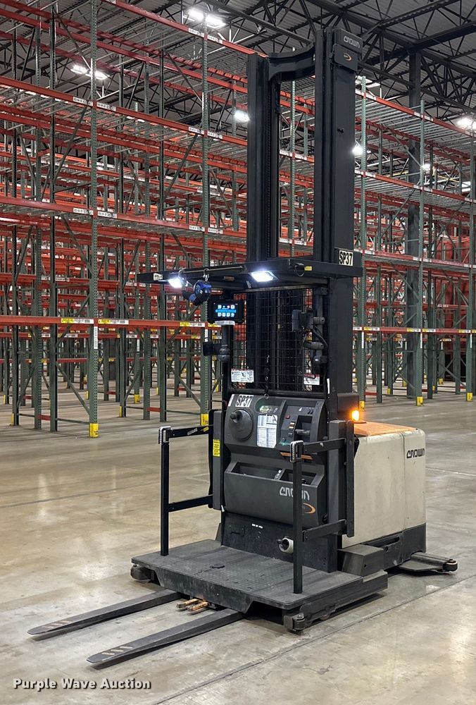 2018 Crown SP4050-30 order picker - EU4521