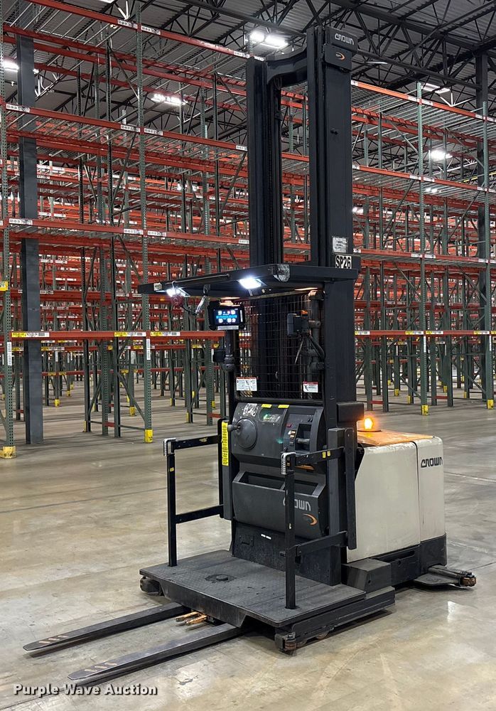 2018 Crown SP4050-30 order picker - EU4535