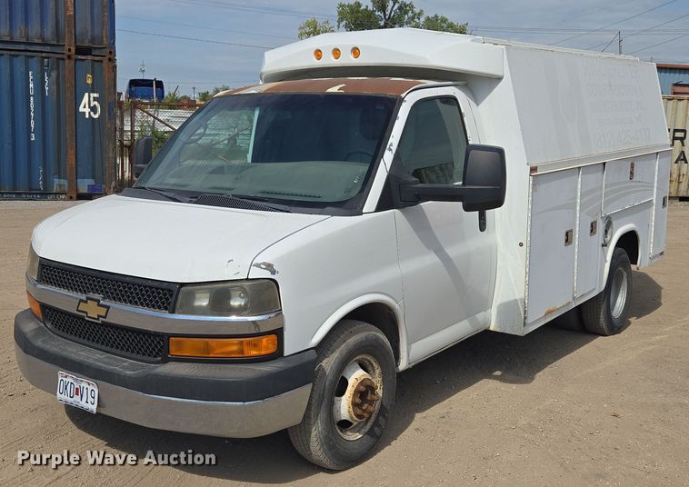 2012 Chevrolet Express  utility van - EV1709