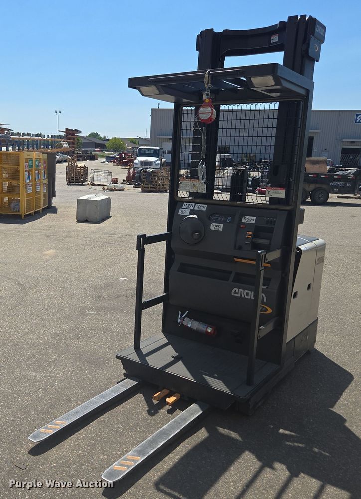 2016 Crown SP3520-30 order picker - FB9465