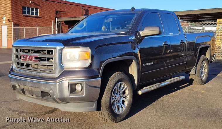 2014 GMC Sierra 1500 Ext. Cab pickup truck - IP9655