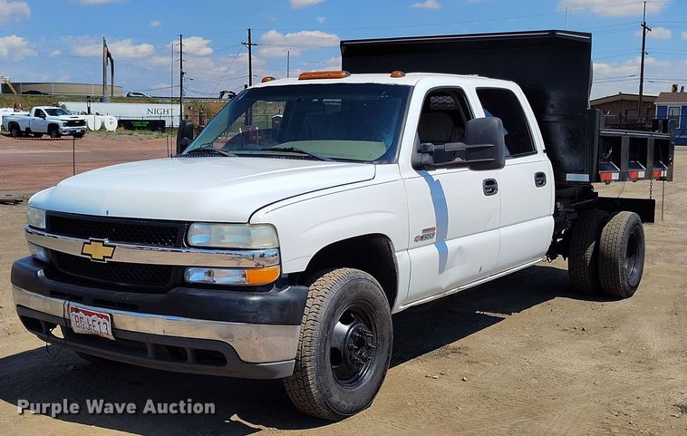 2002 Chevrolet Silverado 3500 Crew Cab dump bed pickup truck - IP9661