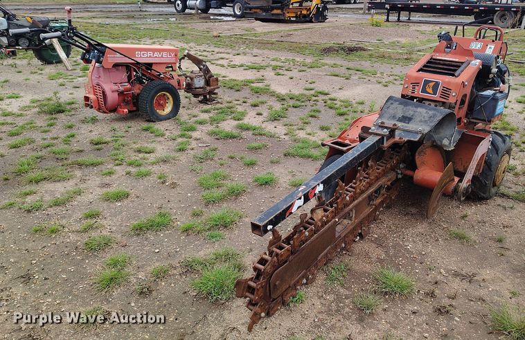 2010 Ditch Witch RT24 trencher - IP9684
