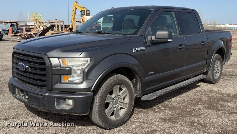 2015 Ford F150 SuperCrew pickup truck - OB9454