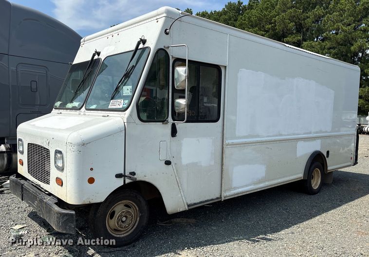 2021 Ford E450 delivery truck - YA0784