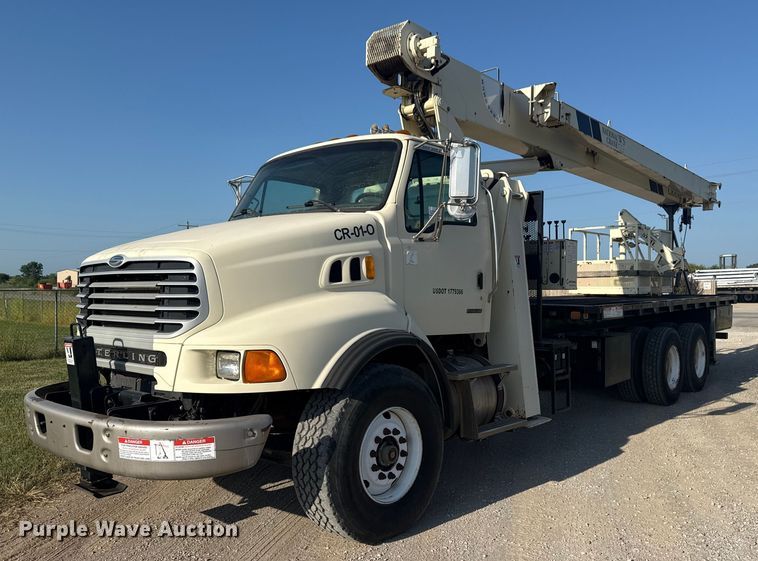 2007 Sterling L-Line crane truck - DJ7754