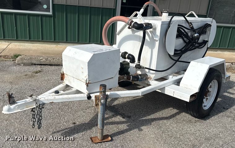 E-Z Drill Cure sprayer trailer - DJ7811