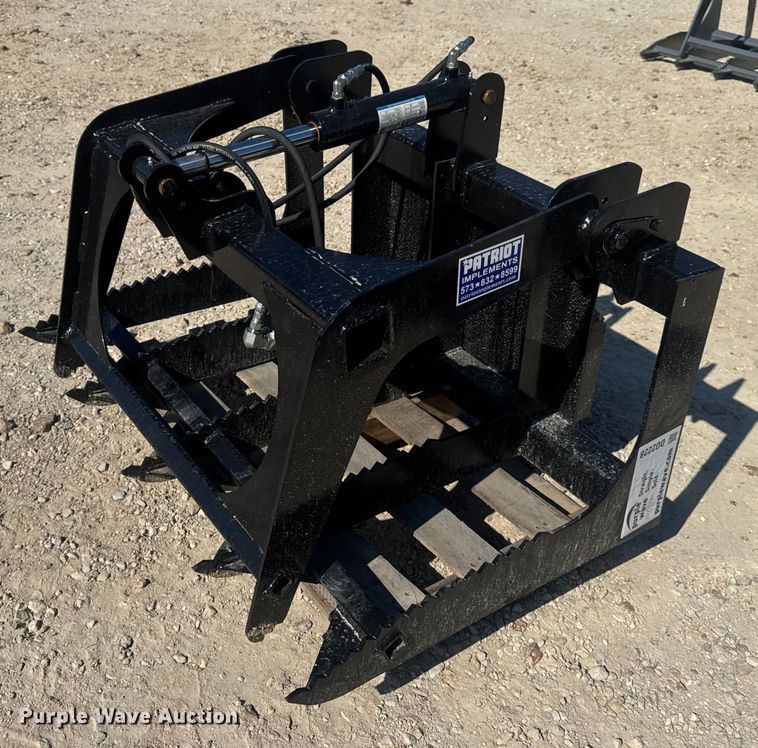 Patriot Implements compact utility loader grapple bucket - DO2228