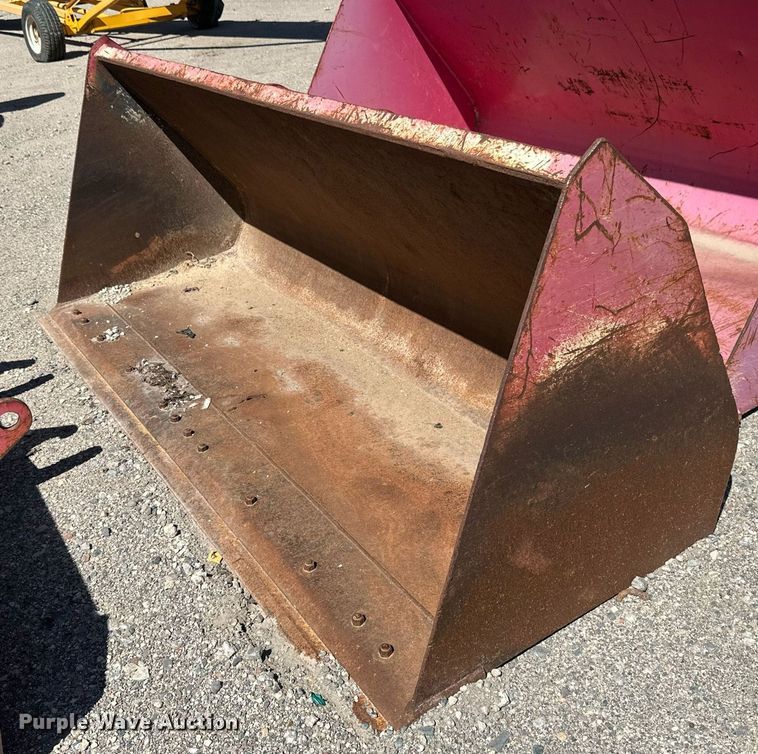 95" W telehandler bucket - DT6259
