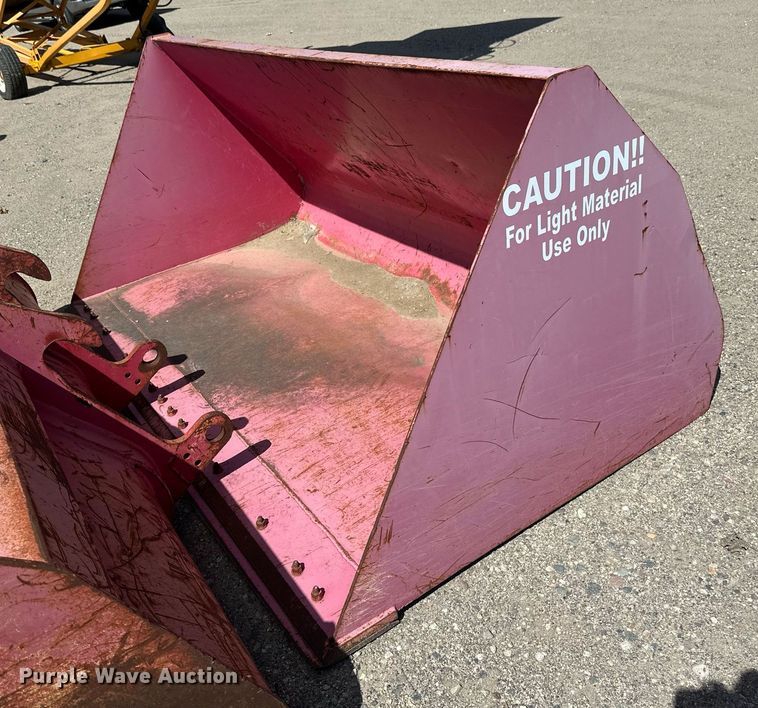 95" W telehandler bucket - DT6260