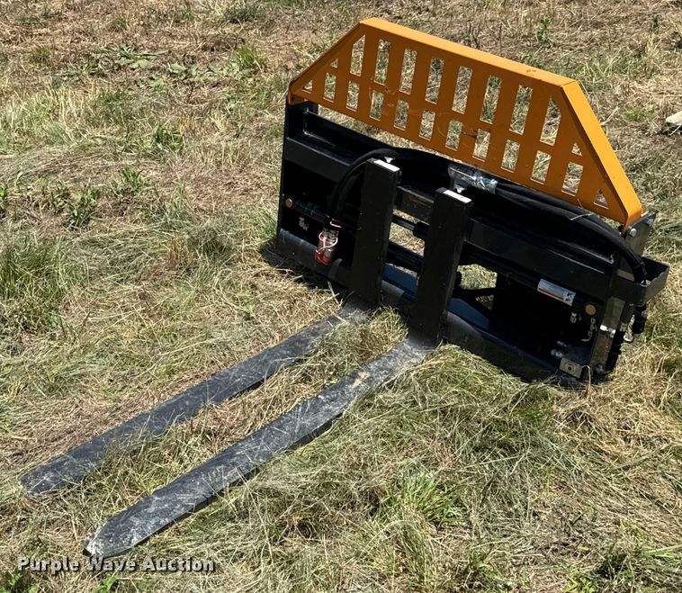 2025 Wolverine skid steer forks - DU9103