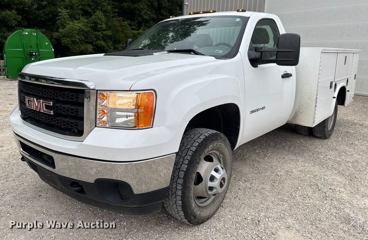 2013 GMC Sierra 3500HD utility bed pickup truck - DW6514