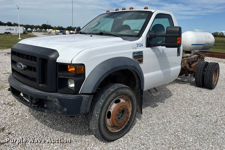 2010 Ford  F450 Super Duty XL  truck cab and chassis - DW6552