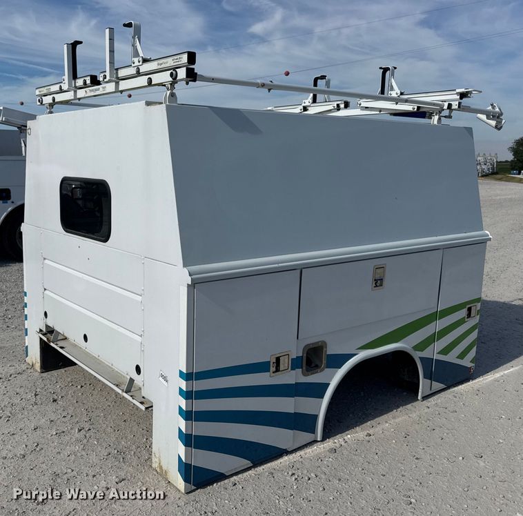 Reading Classic 2 pickup truck utility bed - DW6563