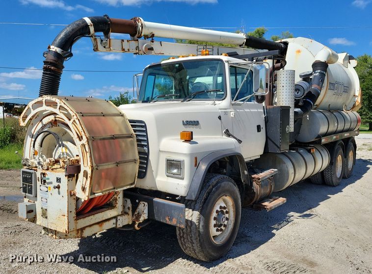 1996 Ford L8000 sewer jetter truck - DX7420