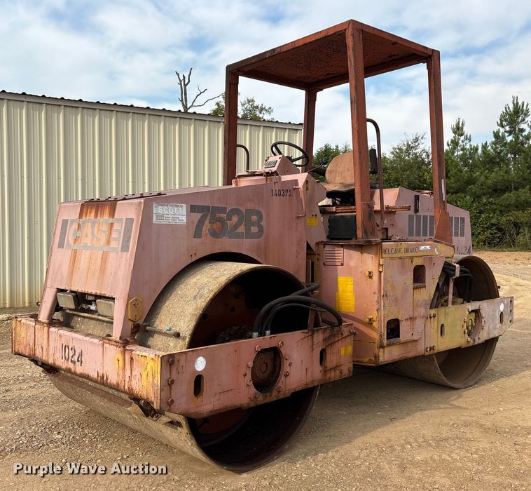 1990 Case 752B double drum vibratory roller - DY0945