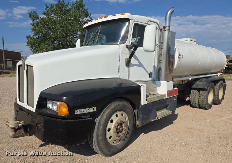 1994 Kenworth T600B water truck - DY1118