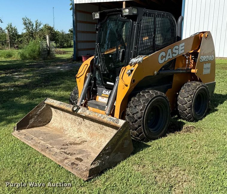 2017 Case SR240 skid steer loader - DZ4220