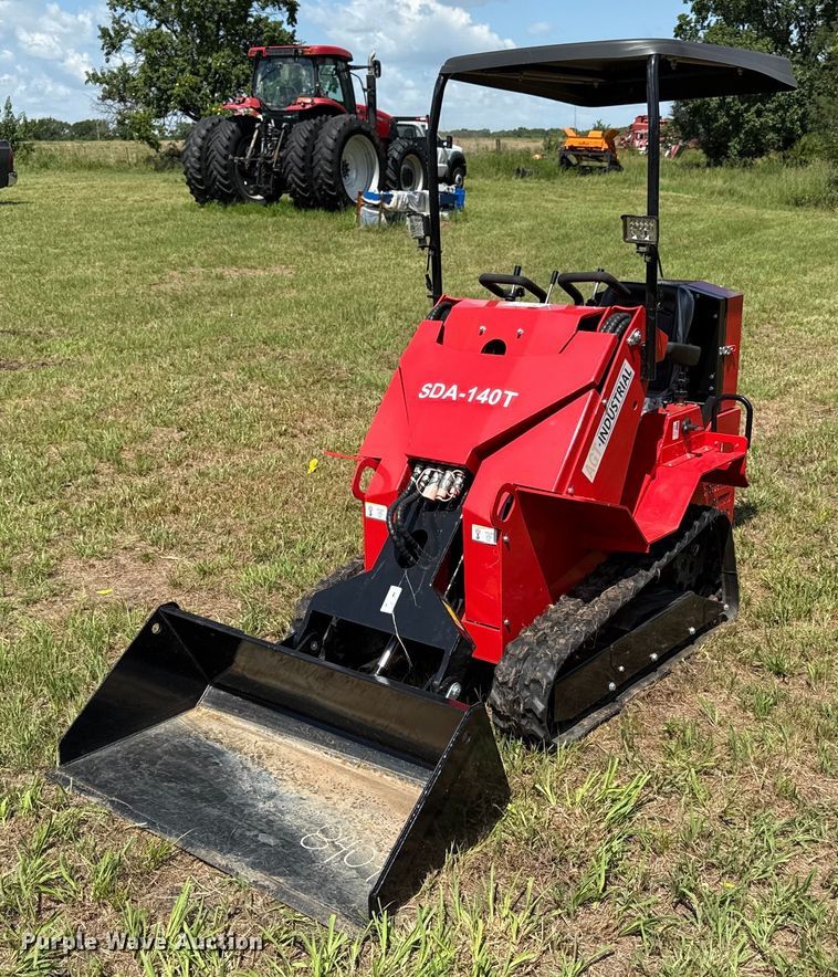 2025 AGT SDA-140T compact utility loader - DZ4243