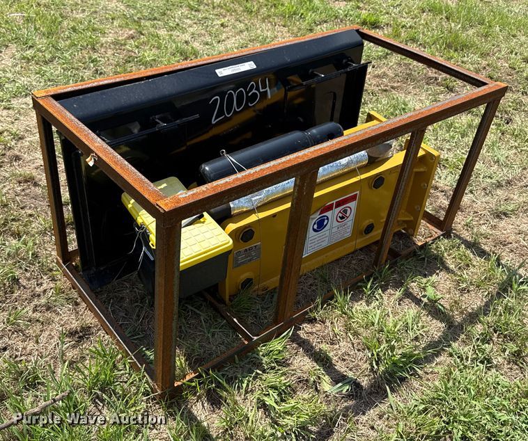 2025 AGT SSHH680 skid steer breaker - DZ4247