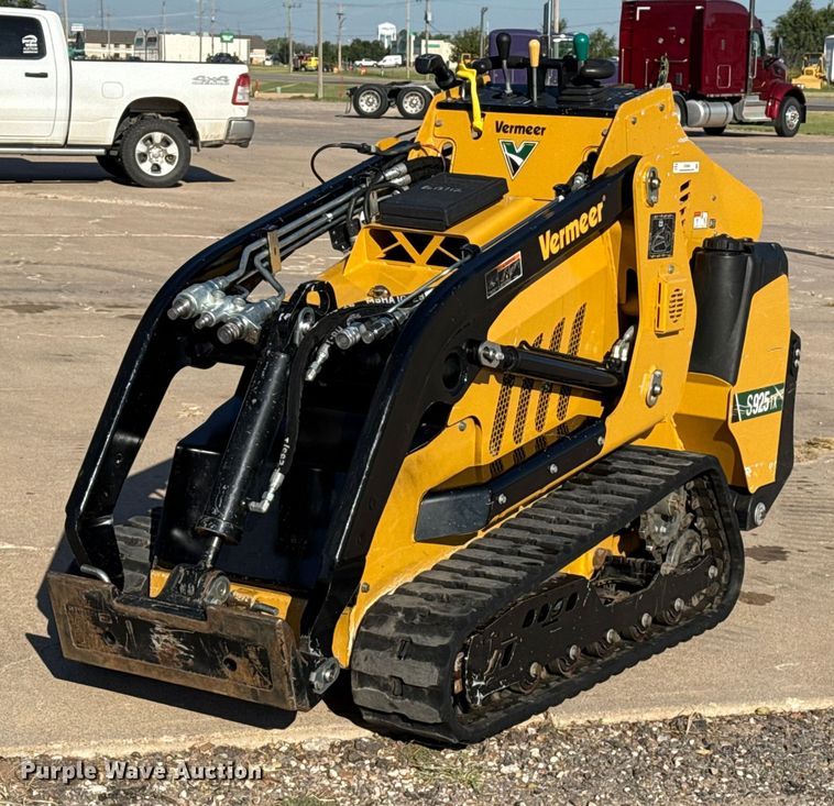 2023 Vermeer S925TX compact utility loader - DZ8930