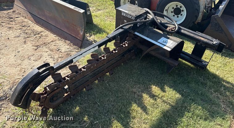Bradco 617 skid steer trencher - DZ8936