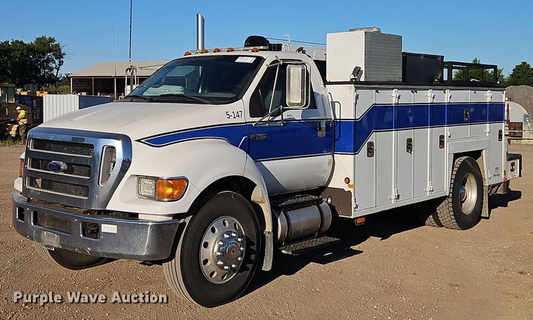 2005 Ford F750 Super Duty XL utility / service truck - EB8263