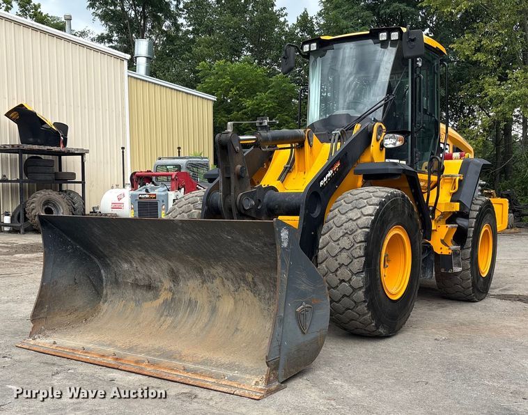 2019 JCB 427ZXT4F wheel loader - EC4373