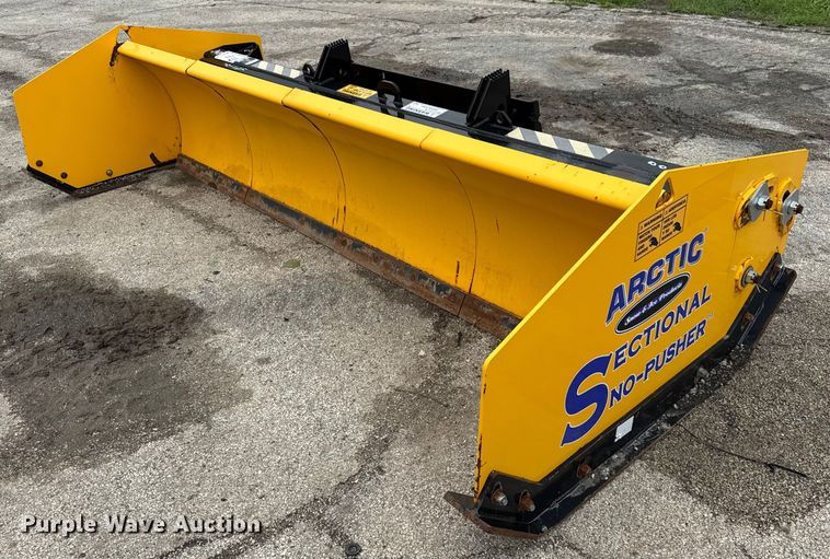 Arctic LD10.5 skid steer snow pusher - EF2128