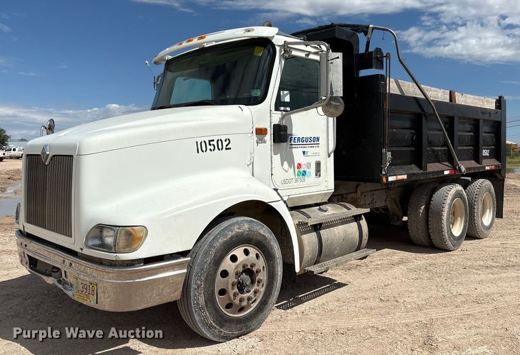 2005 International 9200i dump truck - EM0582