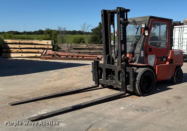 Nissan 110 forklift - EM2325