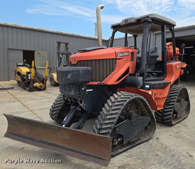 2017 Ditch Witch RT125 Quad vibratory cable plow - EN8371
