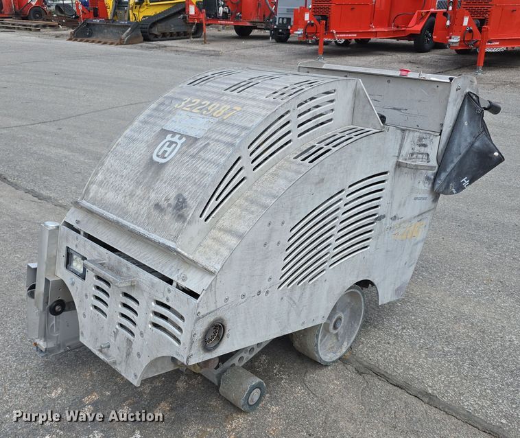 2020 Husqvarna Soff Cut 4200  concrete saw - EO1600