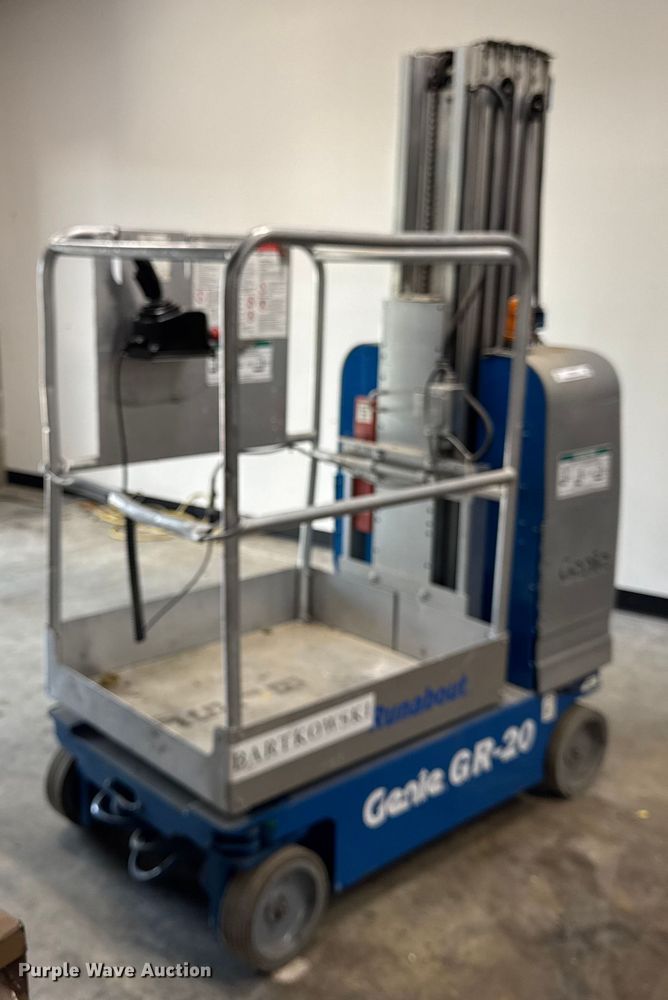 2006 Genie GR20 vertical lift - ER0016