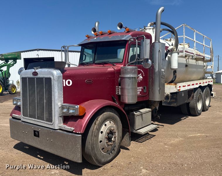 2007 Peterbilt 379 vacuum truck - ER2275